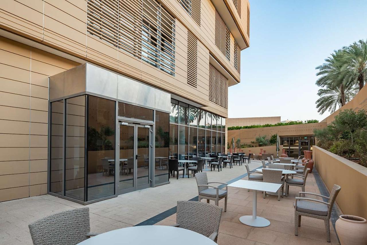 Radisson Blu Hotel & Residence, Riyadh Diplomatic Quarter Esterno foto