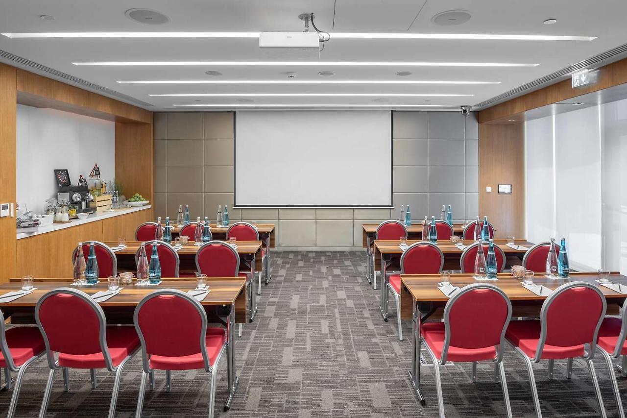 Radisson Blu Hotel & Residence, Riyadh Diplomatic Quarter Esterno foto
