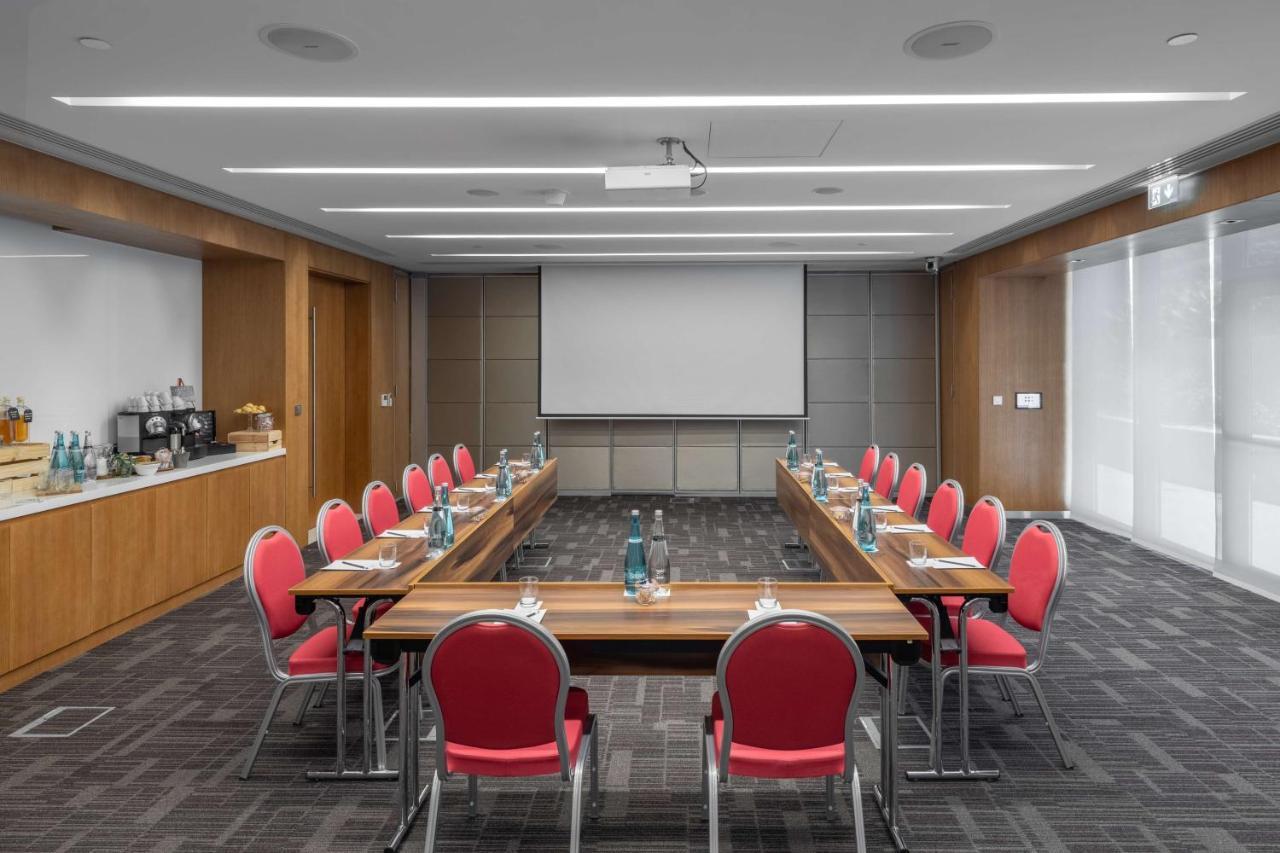 Radisson Blu Hotel & Residence, Riyadh Diplomatic Quarter Esterno foto