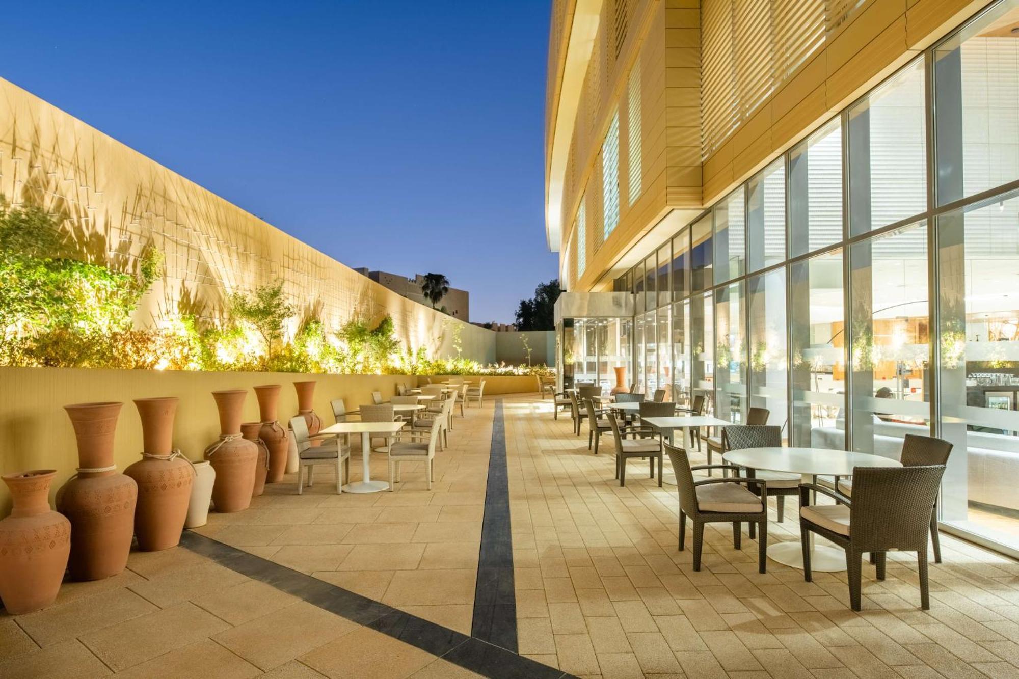 Radisson Blu Hotel & Residence, Riyadh Diplomatic Quarter Esterno foto