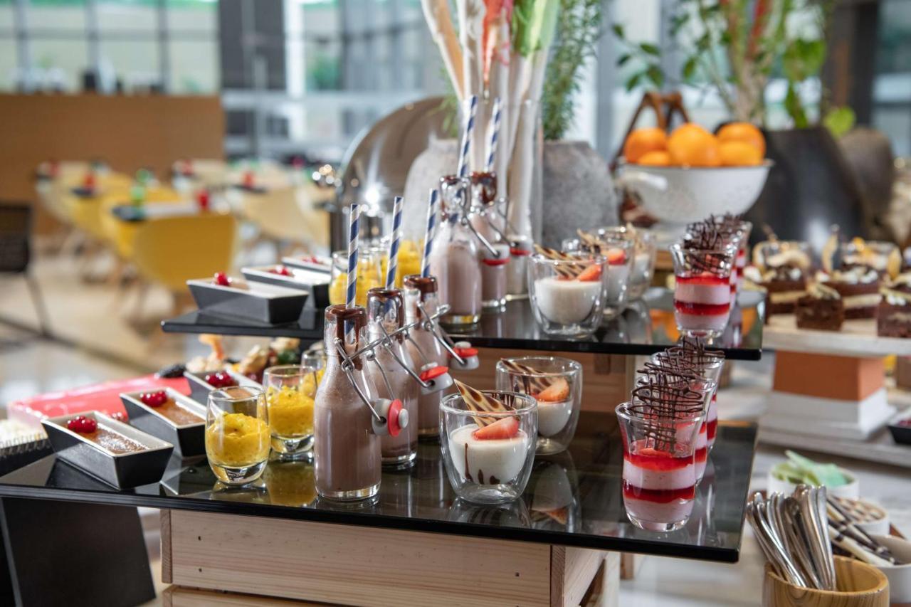 Radisson Blu Hotel & Residence, Riyadh Diplomatic Quarter Esterno foto